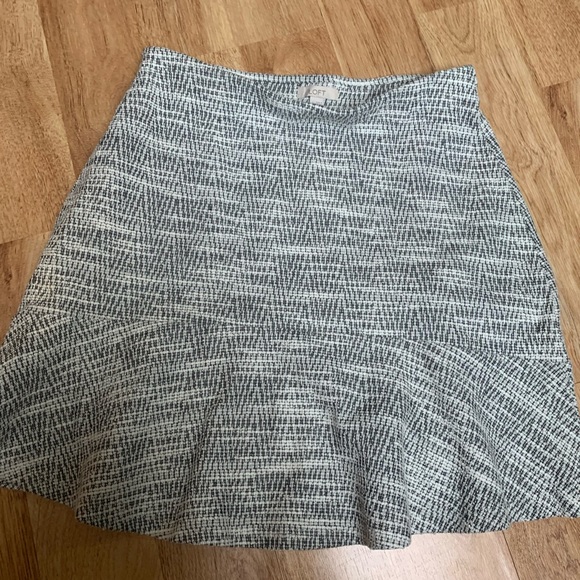 LOFT Dresses & Skirts - Loft pattern skirt